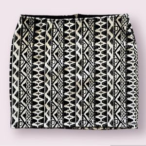 Forever 21 Black and White Geometric Party Mini Tube Skirt